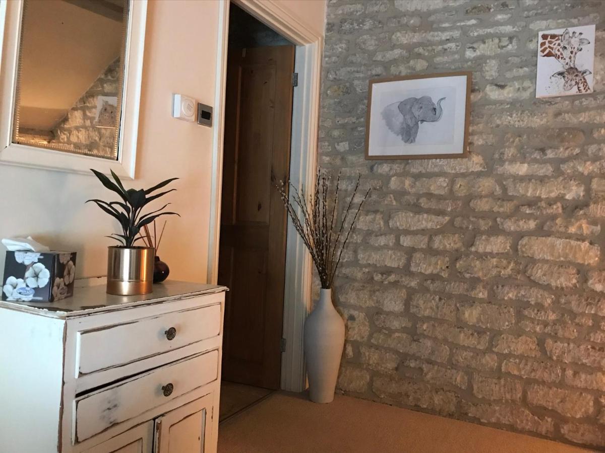 Dove Cottage Bisley  エクステリア 写真