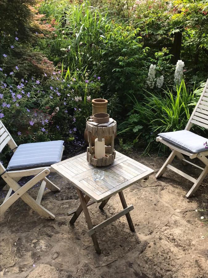 Dove Cottage Bisley  エクステリア 写真