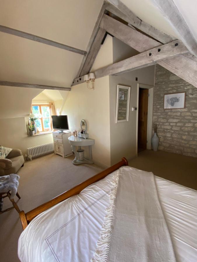 Dove Cottage Bisley  エクステリア 写真