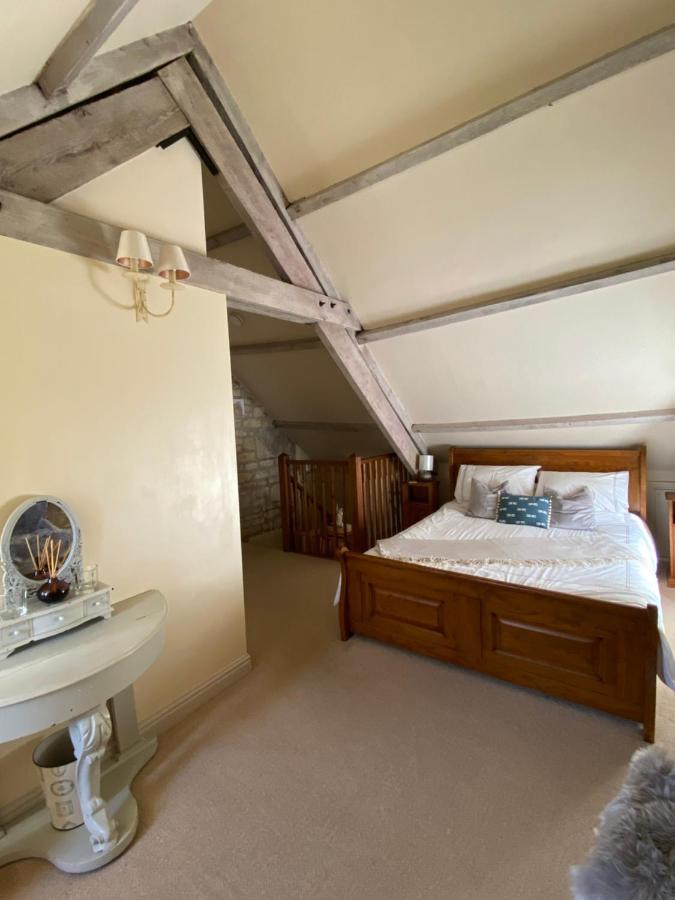 Dove Cottage Bisley  エクステリア 写真