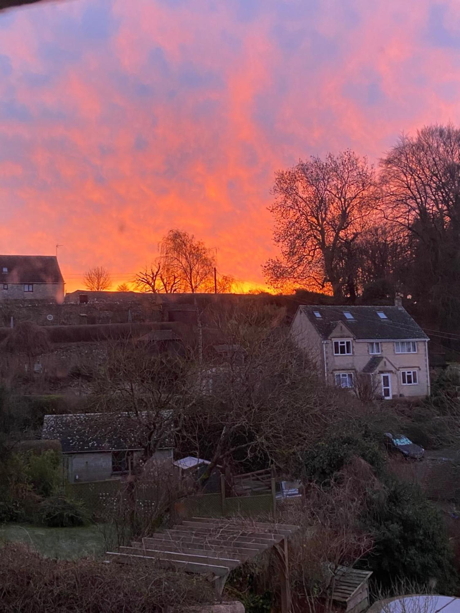 Dove Cottage Bisley  エクステリア 写真