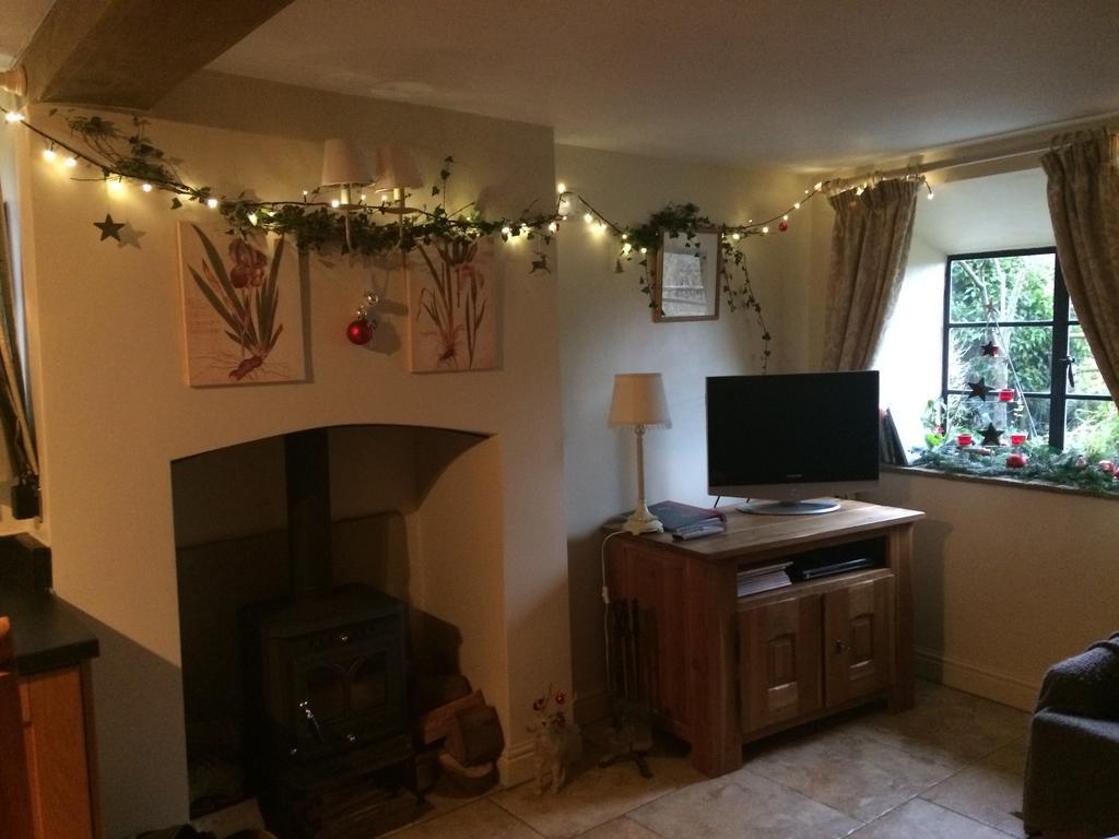 Dove Cottage Bisley  エクステリア 写真