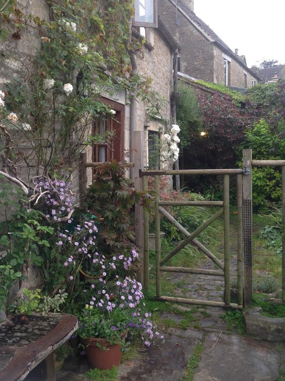 Dove Cottage Bisley  エクステリア 写真