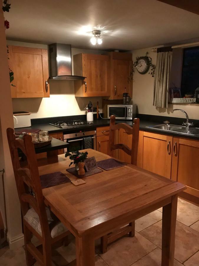 Dove Cottage Bisley  エクステリア 写真